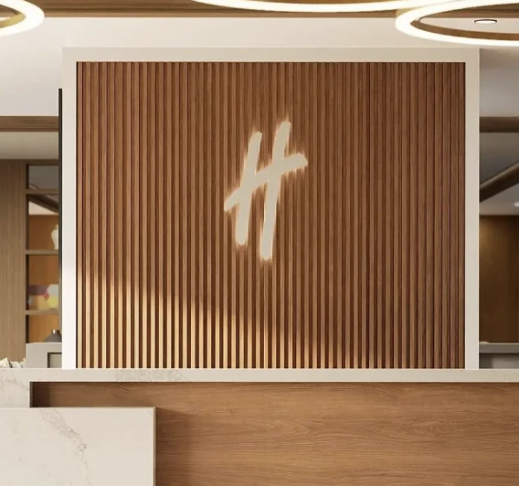 Barra di legno dell'Holiday Inn
